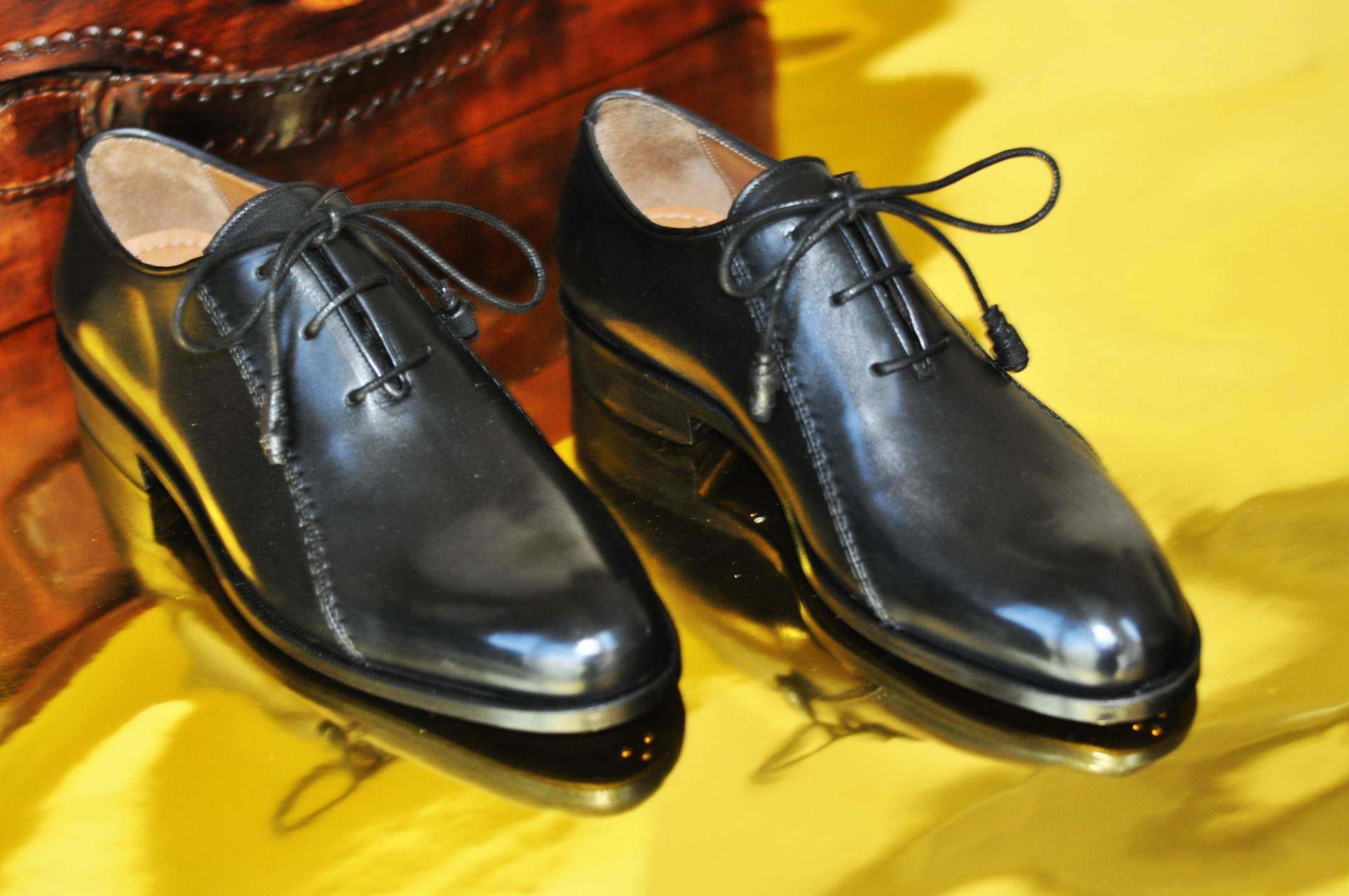 TucciPolo Mens Handmade Wingtip Oxford Style Black Luxury Shoe